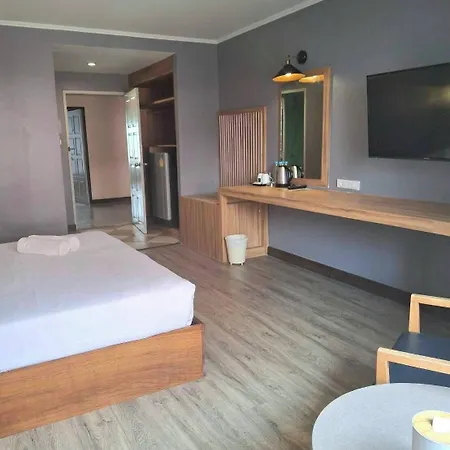 Marine Plaza Hotel