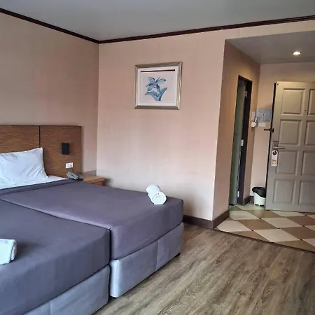 Hotel Marine Plaza 3*