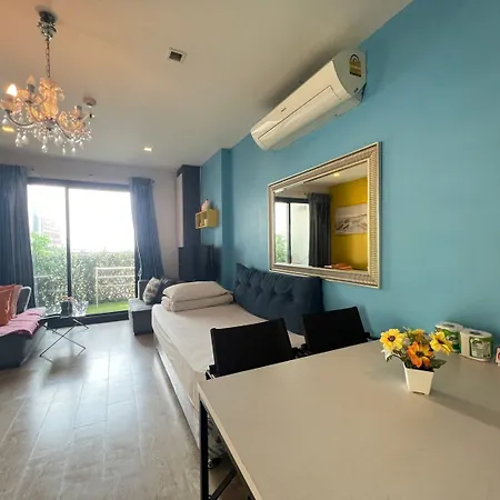Aparthotel The Base By Mickey 3*