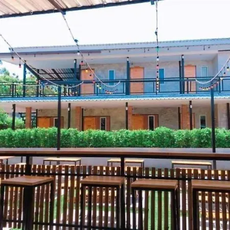 Hotel Rakchayanin Koh Larn 3*