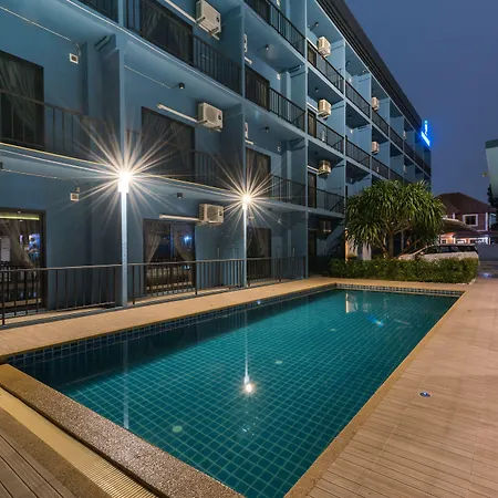 Nine Blue โรงแรม 3*