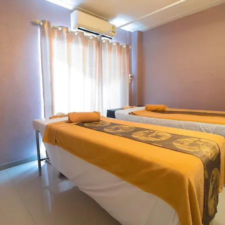โรงแรม Tsix5 Quarter Pattaya