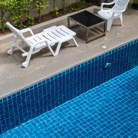 Luxury Pool 4 Bedroom 900m 1.5 Km Downtown Villa *