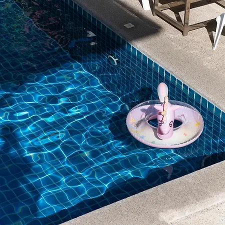 Villa Luxury Pool 4 Bedroom 900m 1.5 Km Downtown