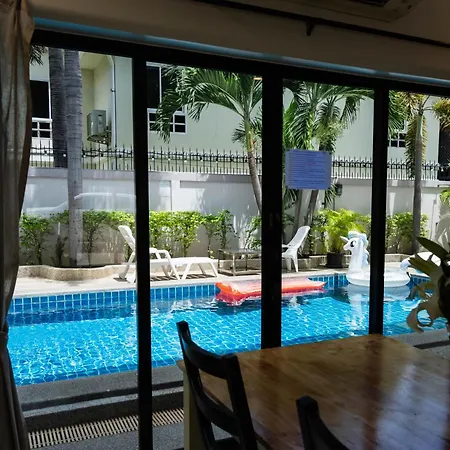 Villa Luxury Pool 4 Bedroom 900m 1.5 Km Downtown Pattaya