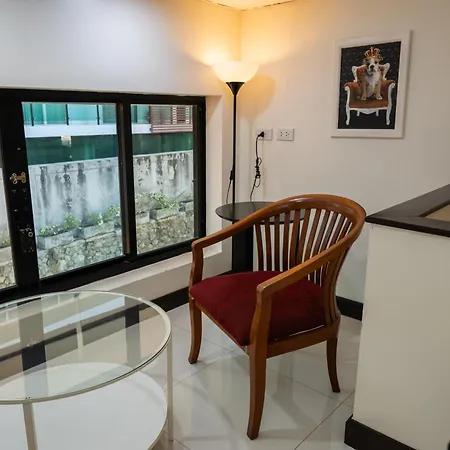Luxury Pool 4 Bedroom 900m 1.5 Km Downtown Villa *