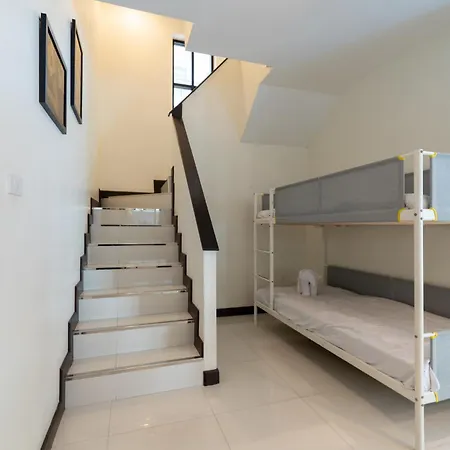 Villa Luxury Pool 4 Bedroom 900m 1.5 Km Downtown Pattaya