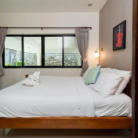 Luxury Pool 4 Bedroom 900m 1.5 Km Downtown Pattaya