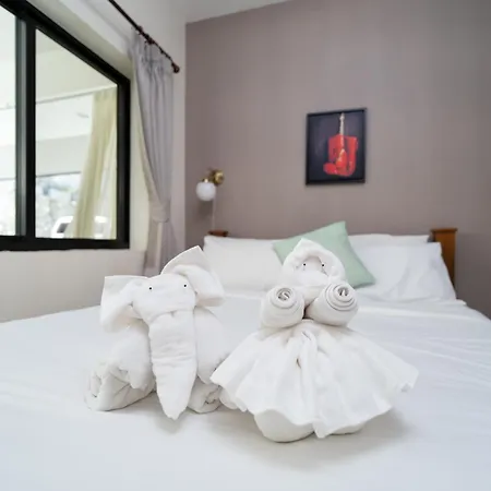 Luxury Pool 4 Bedroom 900m 1.5 Km Downtown * Pattaya