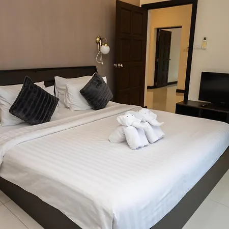 Luxury Pool 4 Bedroom 900m 1.5 Km Downtown