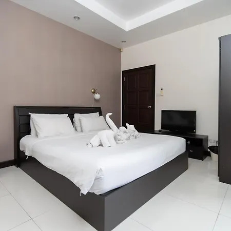 Villa Luxury Pool 4 Bedroom 900m 1.5 Km Downtown