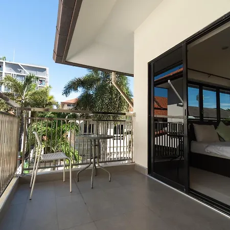 Luxury Pool 4 Bedroom 900m 1.5 Km Downtown Villa Pattaya