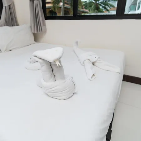 Luxury Pool 4 Bedroom 900m 1.5 Km Downtown Villa