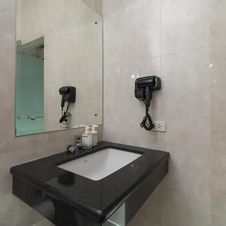 Villa Luxury Pool 4 Bedroom 900m 1.5 Km Downtown Pattaya