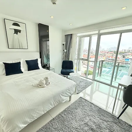Getaway In Center Apartment *