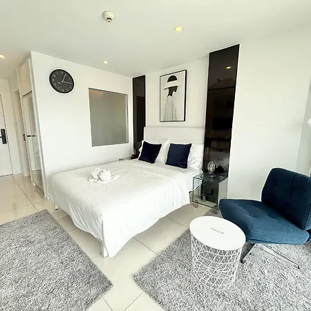 Getaway In Center Apartment *
