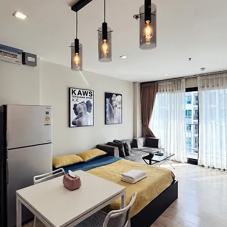 อพาร์ทเม้น The Base Sea View *