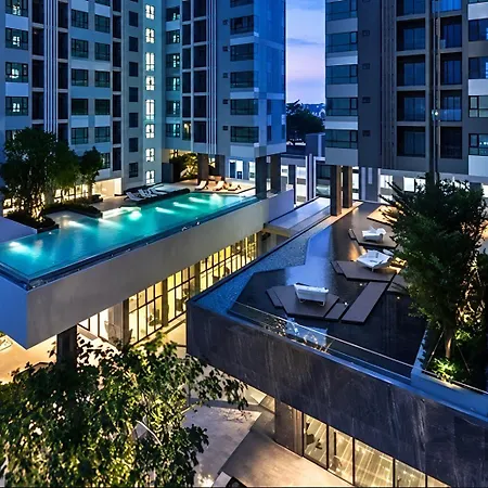 อพาร์ทเม้น The Base Sea View