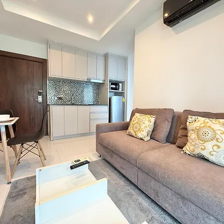 Garden Access 1 Bedroom In Serenity Apartment *