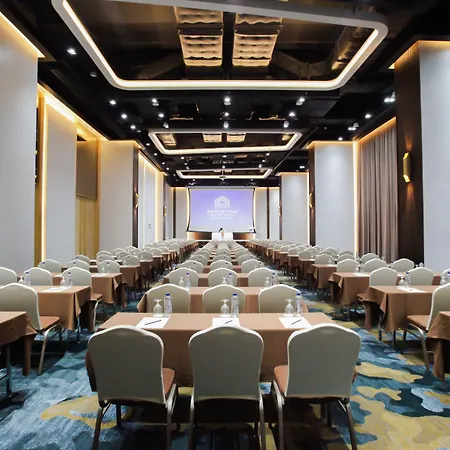 Brighton Grand & Convention Hotel