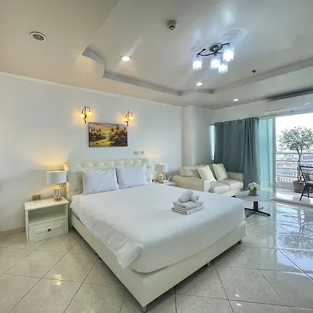 Apartment View Talay 6 By Pat 42