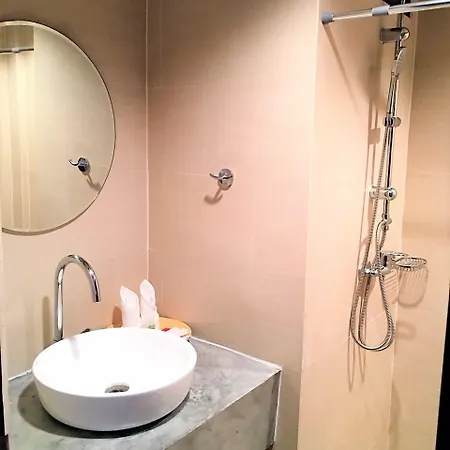 Let's Hyde & - Pool โรงแรม Pattaya