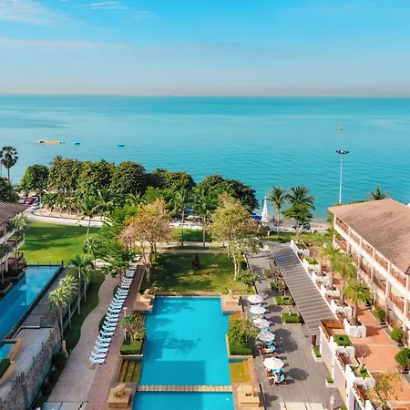 รีสอร์ท The Heritage Beachfront