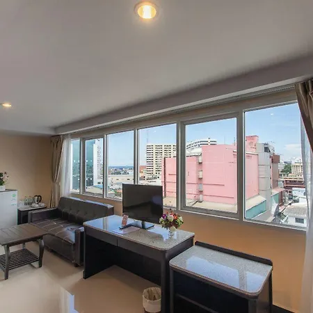 The Grand Day Night โรงแรม Pattaya