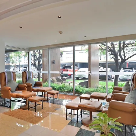 The Grass Serviced โรงแรม Pattaya