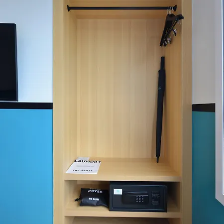 โรงแรม The Grass Serviced 4*