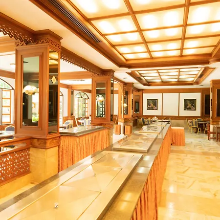 รายัล ทวินส์ พาเลซ โรงแรม