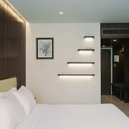 โรงแรม รายัล ทวินส์ พาเลซ