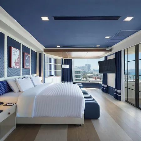 โรงแรม The Cruise