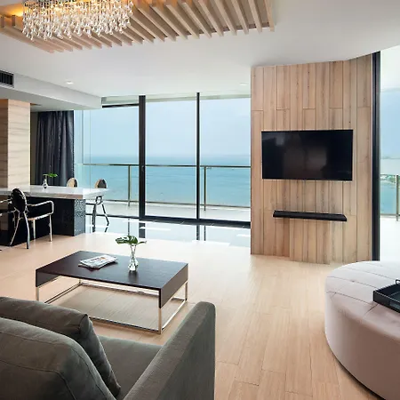 Tsix5 Phenomenal 5* Pattaya