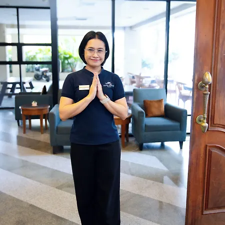 โรงแรม Sandy Spring 3*