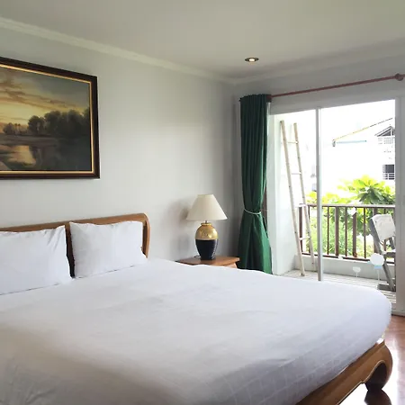 Chada Thai House Hotel 3*