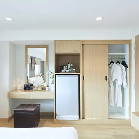 Adelphi โรงแรม