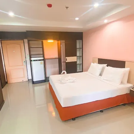 Hotel Oyo 523 Aa Pattaya Ville 2*