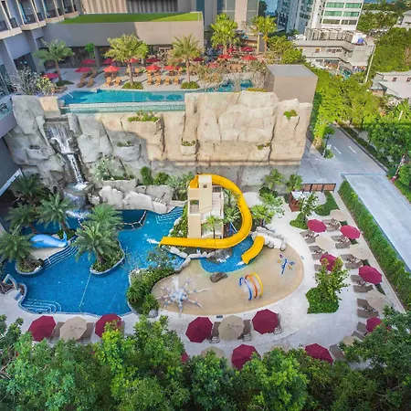 Mercure Ocean 4*