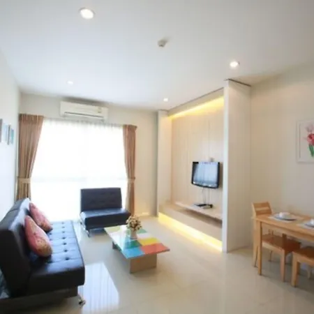 ดิ ไอคอนเพลซ 1 แอท พัทยากลาง โรงแรม