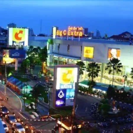 โรงแรม ดิ ไอคอนเพลซ 1 แอท พัทยากลาง 3*
