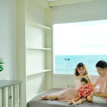 Welcome World Beachfront 4* Pattaya