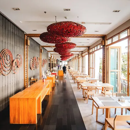 Welcome World Beachfront โรงแรม 4*
