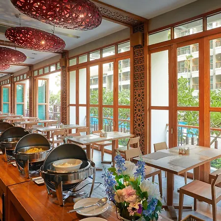 Welcome World Beachfront โรงแรม