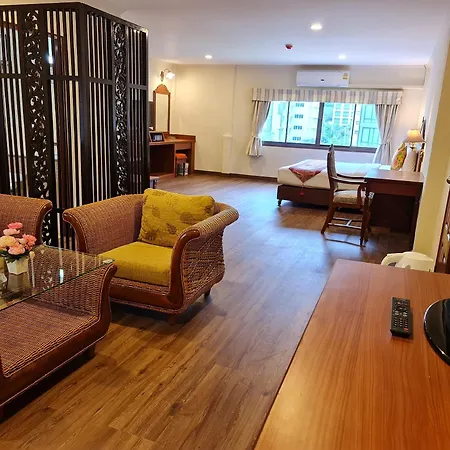 Sabai Nearby Marina โรงแรม Pattaya