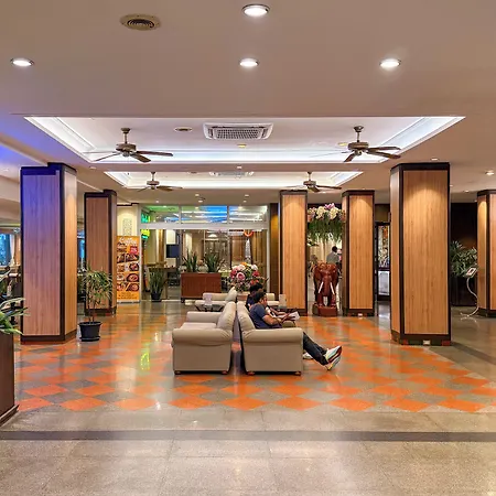 โกลเด้นบีชโฮเทล พัทยา โรงแรม 4*