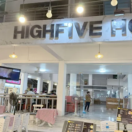Hotel Highfive
