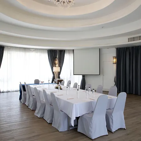 The Leela & 4* Pattaya