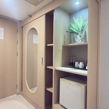 โรงแรม Empress 3*