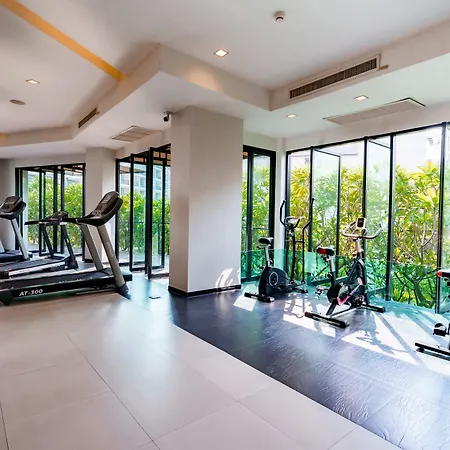 โรงแรม J